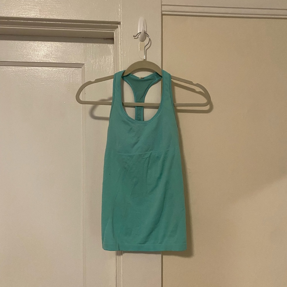 Lululemon Size 4 Racerback Blue Tank Top Built In Bra - Picture 4 of 8